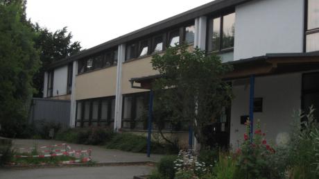 Die Grundschule in Willprechtszell soll saniert werden, doch vermutlich wird es teurer als kalkuliert. 