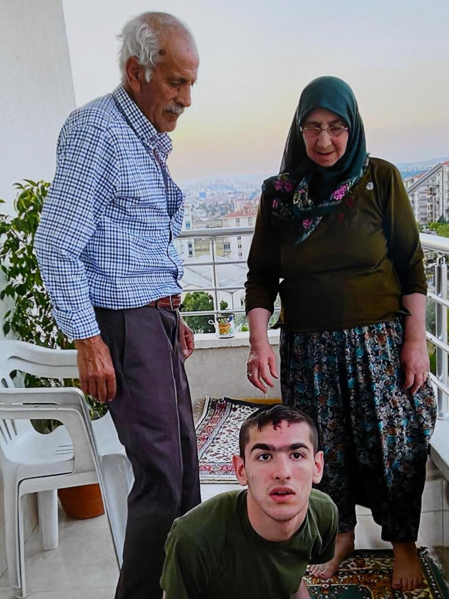 Landkreis Augsburg Türkische Familie Kämpft Für Nachzug Ihres Schwerbehinderten Sohns 