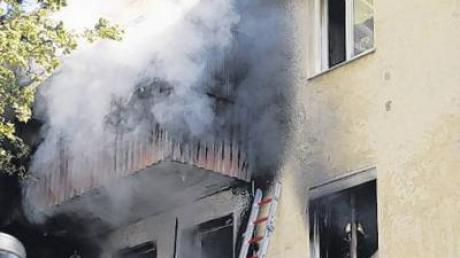In einem Haus in der Oberstaufener Straße hat es gestern gebrannt. 