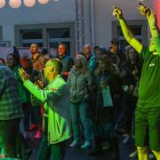 Funk, Soul und Hip-Hop gab es am Freitagabend beim Kitzinger Stadtfest mit Lost in Tunes  im Innenhof der Wirtschaftsschule, dem IN:Hof.