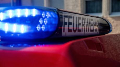 Die Freiwillige Feuerwehr Oettingen wurde am Samstag zu einem qualmenden Auto gerufen.