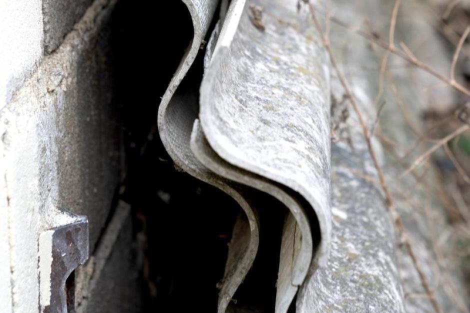 Ist Eine Wohnung Mit Asbest Belastet Ist Eine Aufwendige Sanierung Notig Foto Markus Scholz Dpa Tmn Augsburger Allgemeine
