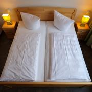 In einem Hotel in Nördlingen hat ein junges Paar zwei Nächte übernachtet.