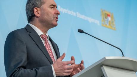 Hubert Aiwanger (Freie Wähler), bayerischer Staatsminister für Wirtschaft, spricht.