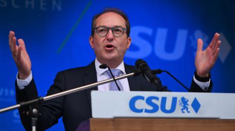Alexander Dobrindt, Vorsitzender der CSU-Landesgruppe im Bundestag, spricht beim Deutschlandfest der Union am Deutsch-Deutschen Museum Mödlareuth.