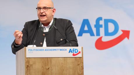 Stephan Protschka, Landesvorsitzender der AfD in Bayern, redet beim politischen Aschermittwoch der AfD.