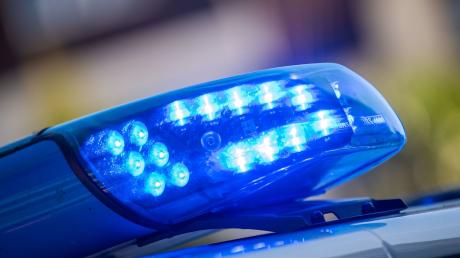 Polizei sucht Zeugen, die einen Zusammenstoß auf der Strecke zwischen Marbach und Edelstetten beobachtet haben. 