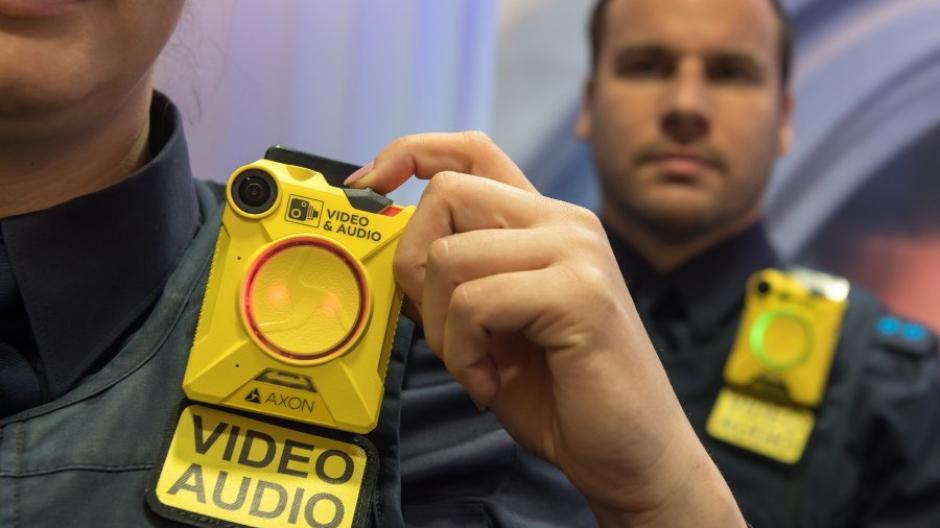 Bodycams So Darf Die Polizei In Bayern Die 1400 Bodycams Einsetzen Augsburger Allgemeine