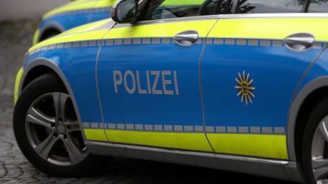 Die Polizei meldet einen Hüttenbrand am Samstag in Zusmarshausen.