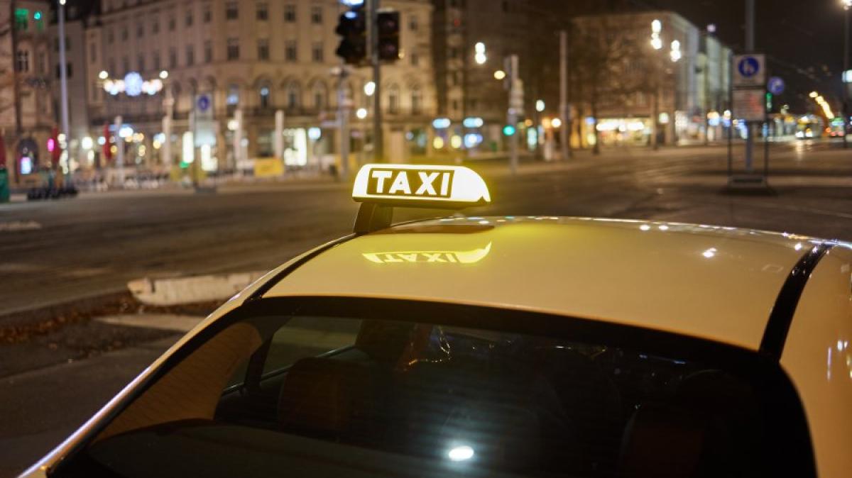 #Augsburger: Aggressiver 16-Jähriger will Taxifahrer prellen – Anzeige wegen Betrugs