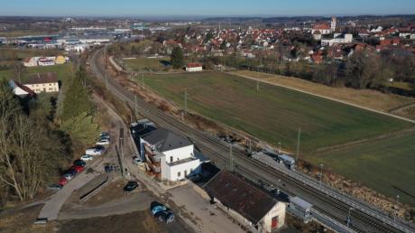 Die Bürgerinitiative Bahnprojekt Jettingen-Scheppach ist froh, dass die neue ICE-Strecke nicht die Orte Jettingen und Scheppach durchschneiden wird, sondern autobahnnah gebaut werden soll.