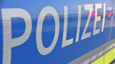 Nachdem ein Hund in Altomünster eine Radlerin zu Fall brachte, sucht die Polizei nun nach seiner Halterin.