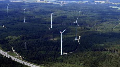 Mehrere Windkraftanlagen sind wirtschaftlicher: Das erklärte eine Expertin im Scherstetter Gemeinderat.