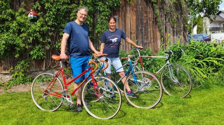 Muriel Morschewsky-Henrichs und Patrick Henrichs und sind studierte
Musiker und restaurieren seit Corona alte Fahrräder in Rammingen.