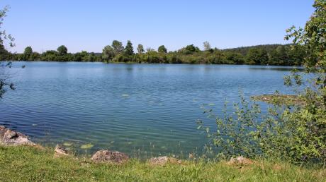 Unter anderem am Derchinger Baggersee wurden giftige Blaualgen nachgewiesen.