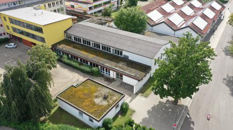 Für etwa 18 Millionen Euro wird die Friedrich-Jahn-Halle in Ichenhausen am Schulgelände neu gebaut. Das Bestandsgebäude wird dazu abgerissen. 