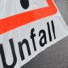 Bäumenheim: Fahranfänger prallt auf der B2 gegen ein Schild: Auto muss  abgeschleppt werden