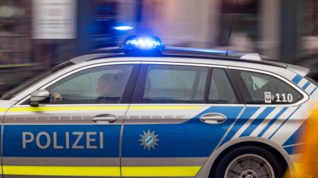 Ein Senior hat in Vöhringen beim Einparken gleich mehrere Fahrzeuge beschädigt.