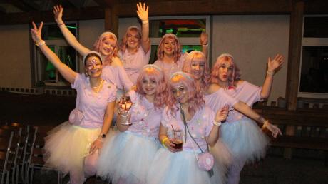 Die acht Candy Girls sind Stammgäste auf dem Weiberball des ORCC Friedberg und lassen es gerne richtig krachen.