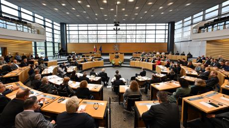 Die thüringische Landtagswahl findet im September 2024 statt. Wie sehen die aktuellen Umfragewerte aus?