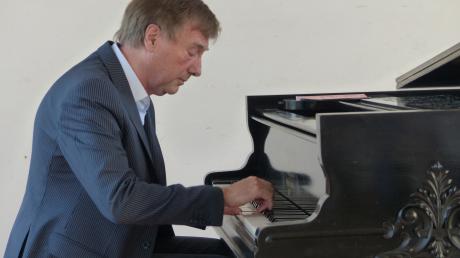 Der Pianist Valerij Petasch kommt nicht zum ersten Mal in den Kreis Günzburg.

