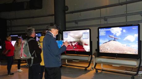 
Die Ausstellung „Virtuelle Welten“ ist derzeit im Industriedenkmal Radom in Raisting zu sehen.