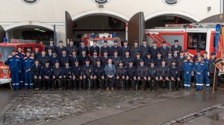 Die aktuelle Truppe der Feuerwehr Pfaffenhausen freut sich schon auf das große Feuerwehrfest.