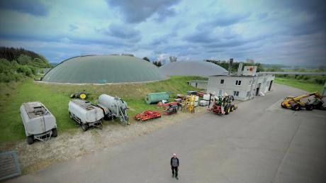 Die Jedesheimer Biogasanlage zwischen Unterroth und Illertissen mit ihren zwei Fermentern. Angesicht der auslaufenden EEG-Förderung steht sie vor einer großen Herausforderung.