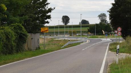 Am Laugna-Kreisverkehr am Rande von Wertingen finden derzeit Bauarbeiten statt.