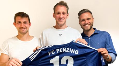 Penzings Abteilungsleiter Kristofer Malicki (rechts) mit dem Trainergespann Michael Hasche (links) und Moritz Sedlmaier. 