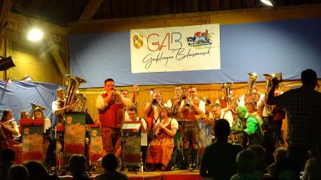 Der Musikverein Gablingen gab im Kaiserstadl ein Konzert.
