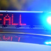 In Geratshofen ist es am Donnerstag zu einem Autounfall mit Sachschaden gekommen. Darüber informiert die Polizei.