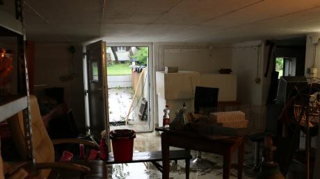 Im Keller von Rocio Munoz-Echeverroy in Deisenhausen hat das Hochwasser schlimme Schäden hinterlassen.