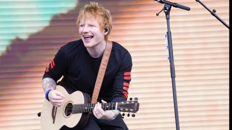 Ed Sheeran tritt beim Fan-Fest zur EM in München auf.