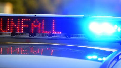 Am Montagabend verursachte ein 41-Jähriger bei der Auffahrt auf die A8 in Richtung Stuttgart einen Verkehrsunfall.