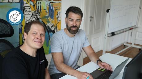 Sie gelten bereits als das neue SAP für kleine Unternehmen: Benedikt Sauter (links) und Domenico Cipolla führen die Softwarefirma Xentral in Augsburg.