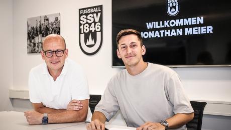 Jonathan Meier (rechts) wechselt von Dynamo Dresden nach Ulm. SSV-Geschäftsführer Markus Thiele freut sich auf den Neuzugang.