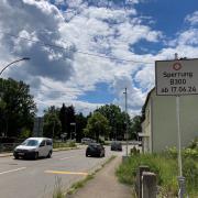 Ab Montag, 17. Juni, bis Mitte August ist die B300 im Bereich des Westfriedhofs in Krumbach wegen Bauarbeiten gesperrt. Das Staatliche Bauamt hat Hinweisschilder aufgestellt.