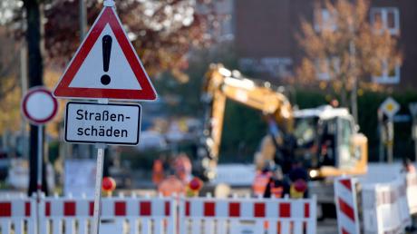 Viele Straßen und Brücken in Deutschland sind in schlechtem Zustand. Sie sollen jetzt für einen möglichen militärischen Ernstfall saniert werden.