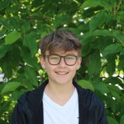 Der 13-jährige Julius Simon aus Krumbach hat erneut seine Haare wachsen lassen, um sie zu spenden.
