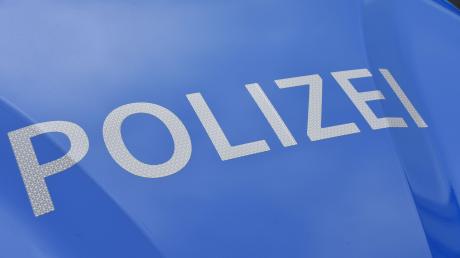 Die Polizei bittet um Hinweise: In Klosterlechfeld entwendet ein Dieb einen Elektro-Roller.