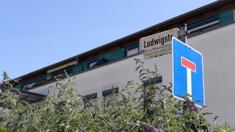 Die Stichstraßen der Ludwigstraße in Lauingen sollen asphaltiert werden. Das passt nicht jedem. 
