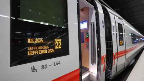 Die Deutsche Bahn ist Partner der EM 2024, hier bei der Bekanntgabe der Partnerschaft.