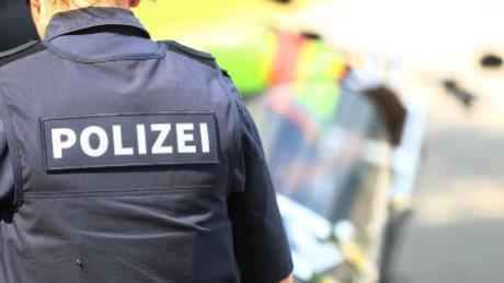 Die Polizei ermittelt nach einem Einbruch in ein Metallbauunternehmen in Kirchheim. 