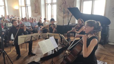 Das Malion Quartett und  Pianistin Lilit Grigoryan bildeten musikalisch eine großartige Einheit und brachten den wundervollen Rokokosaal des Schlosses zum Klingen.