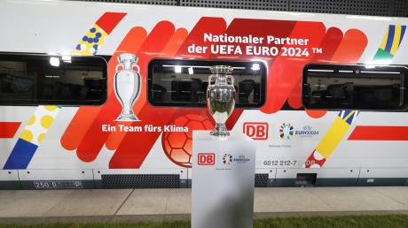 Die Deutsche Bahn ist Partner der Uefa bei der EM. Bisher funktioniert die Zusammenarbeit aber nicht besonders gut. 