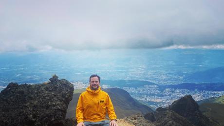 Marius Hess lebt und arbeitet seit fast zwei Jahren in Ecuador als Lehrer. Hier ist er auf dem Hausberg Quitos, dem Rucu Pinchincha, auf 4700 Metern Höhe.