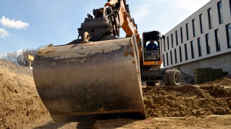 Bis in Merching die Bagger aufs neue Baugebiet rollen, dauert es noch.