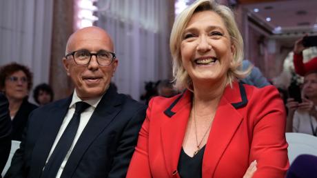 Die französische Rechtspopulistin Marine Le Pen und der konservative Politiker Eric Ciotti haben sich für die Parlamentswahl verbündet.