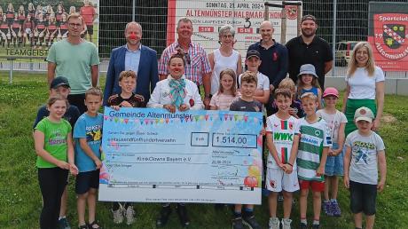 Die Kids der Grundschule Altenmünster haben bei einem Spendenlauf mehr als 1500 Euro für die Klinik-Clowns gesammelt.  